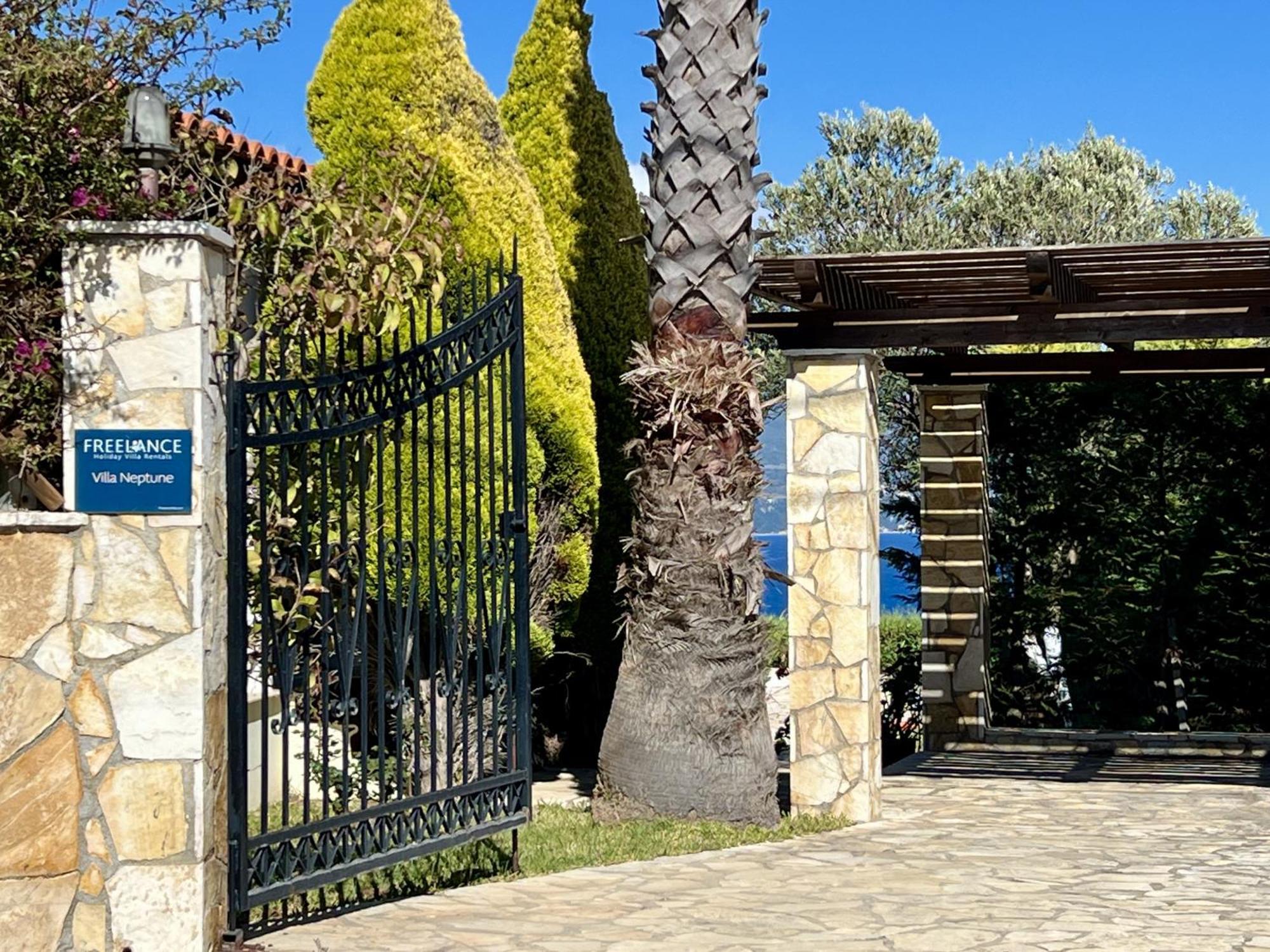 Villa Neptune Livathos  Eksteriør billede